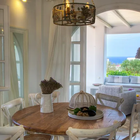 Andronis Minois Hotel Parasporos