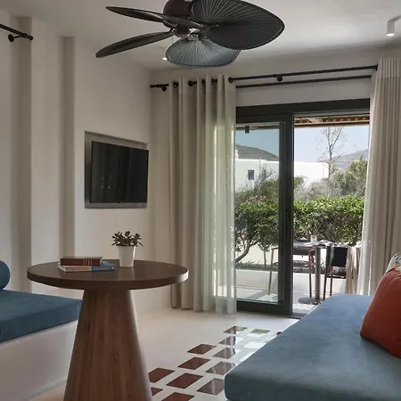 Hotel Andronis Minois 5*