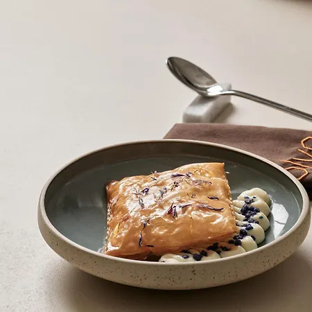 Hotel Andronis Minois 5*