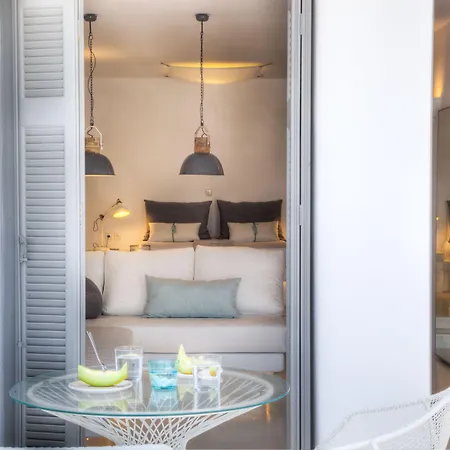 Andronis Minois Hotel Parasporos