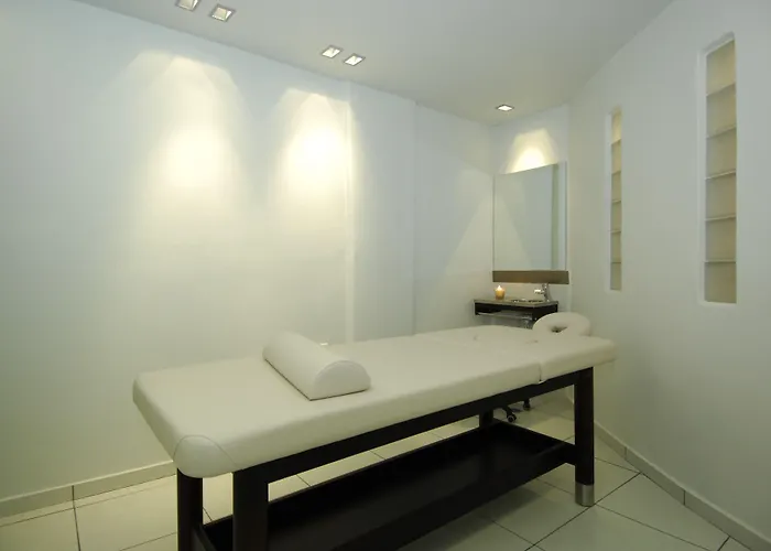 Andronis Minois Παράσπορος